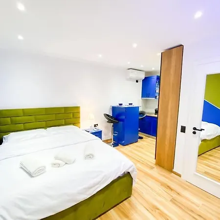 Center 12 - Way Apartment